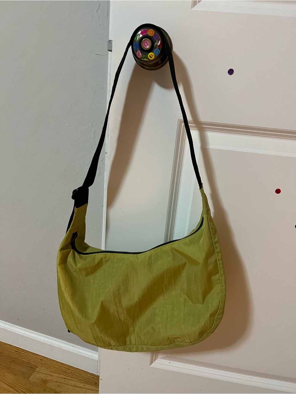 Baggu Medium Crescent Bag Lemongrass - Picture 2 of 6